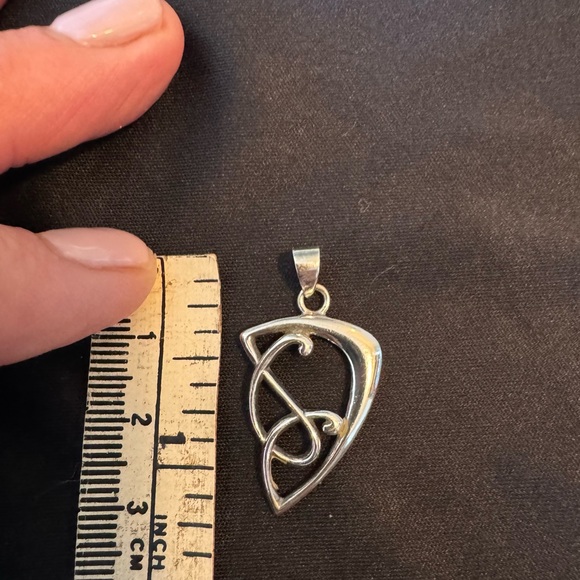 SOLD Celtic//Irish sterling Silver pendant - Picture 2 of 4